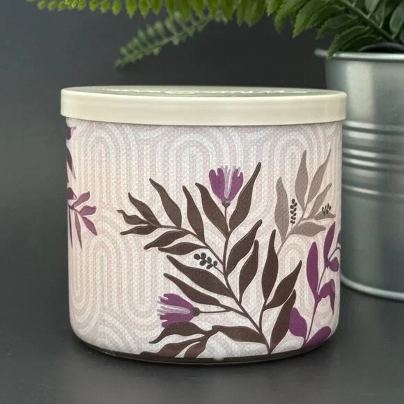BBW Vacation Villa White Barn Bath & Body Works 3 Wick Candle - Picture 2 of 10